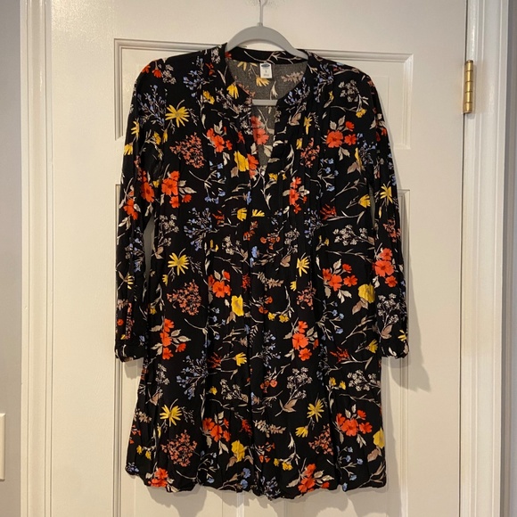 Old Navy Floral Pintuck Tunic Blouse| Black Long Sleeve | Size Small - Picture 1 of 7